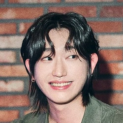 손진욱