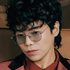 박은석