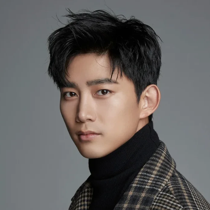 옥택연(OK TAECYEON)
