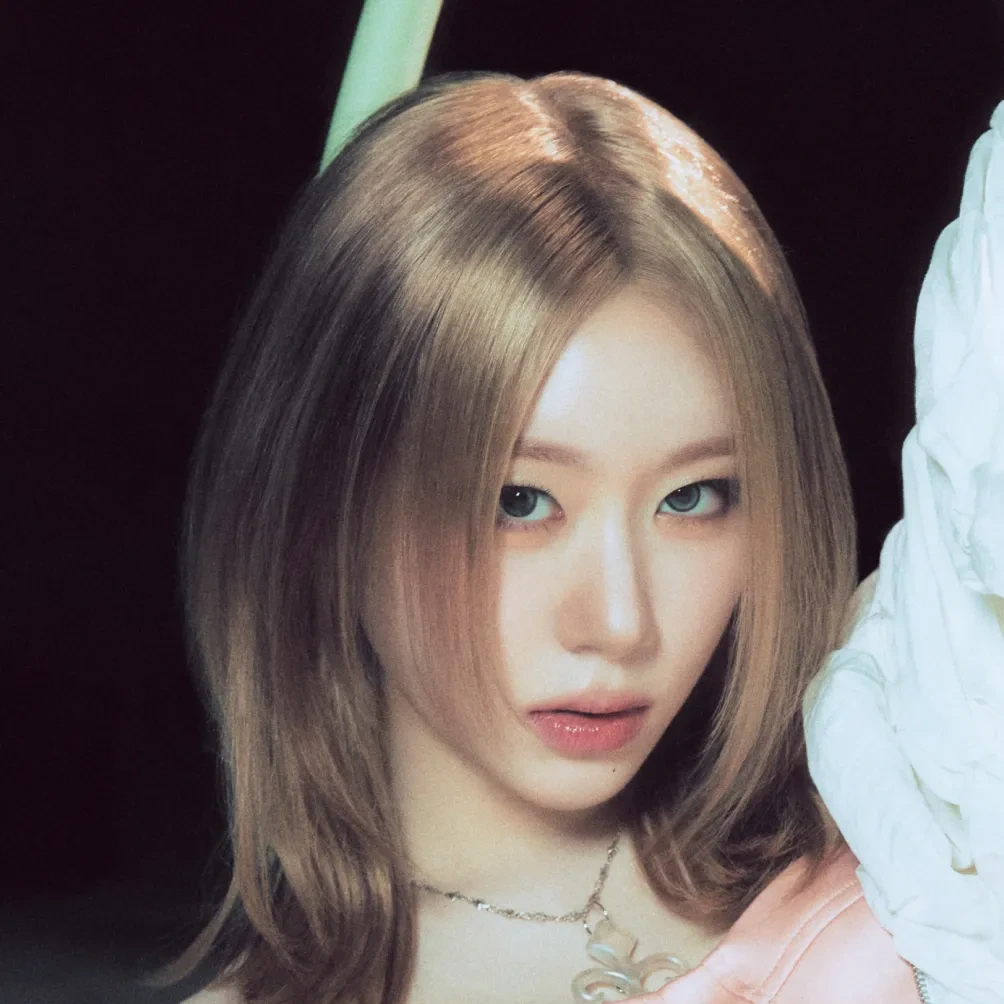 채령(CHAERYEONG)
