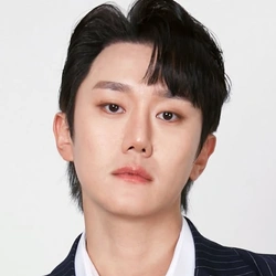 김찰리