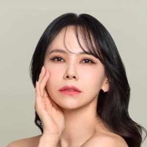 김지우