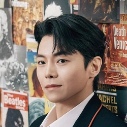 박은석