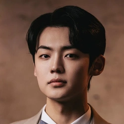 강유찬