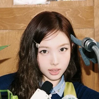 나연(NAYEON)