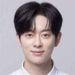 동현