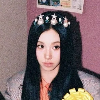 채영(CHAEYOUNG)